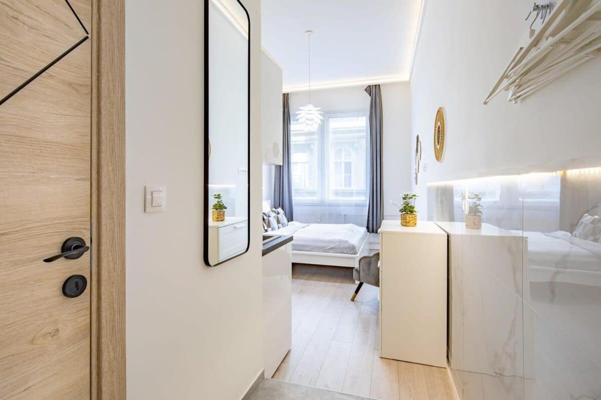 Ultra Central - New - Comfy Studio Budapest Eksteriør billede